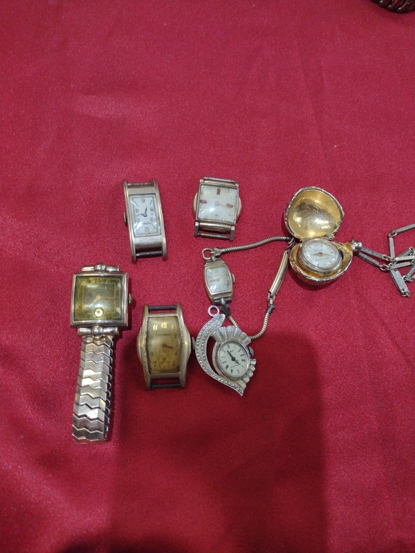 Vintage Watch  Lot Of 7 For Parts Or To Repair 