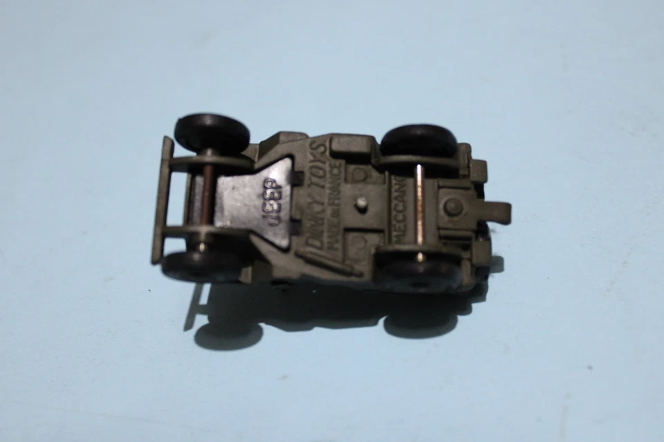 DINKY TOYS FR JEEP CON CANNONE 106 SR (COD. 829) S. 1:50 MOLTO BUONO NO BOX - Immagine 3 di 3