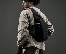 Alpaka NWOT Black Metro Crossbody Left Shoulder Sling Bag Axoflux 210D Commuter