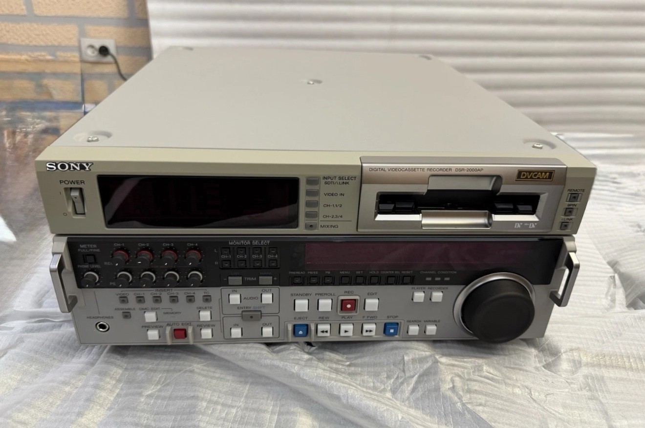 SONY DSR-2000AP DVCAM Digital Video Cassette Recorder DV/MiniDV - 0 Hours