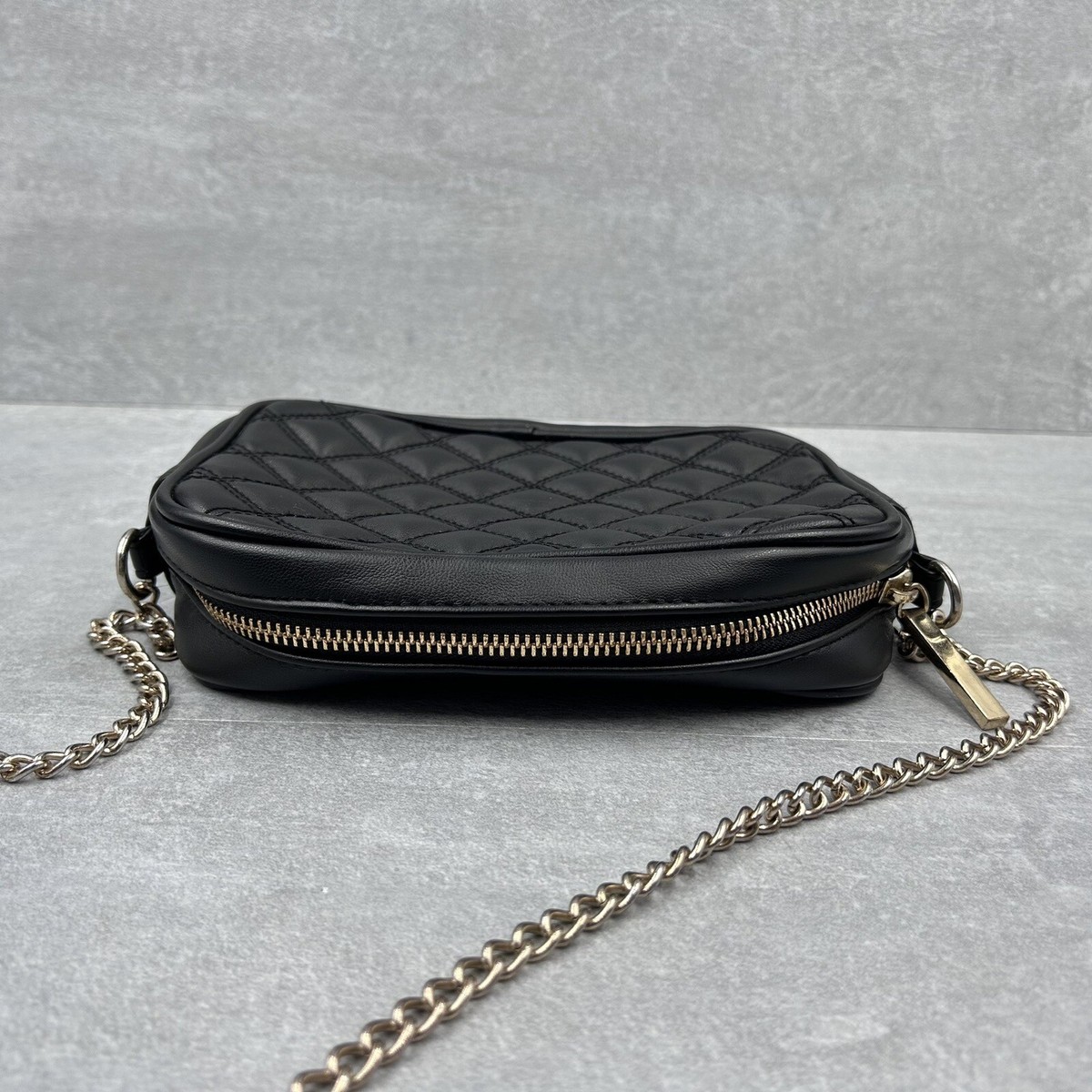 FOREVER 21 Small Black Purse Handbag Crossbody Bag with Gold Chain