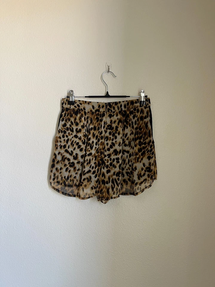 Pantalones Cortos Para Mujer REFORMATION Chifón Leopardo Tiro Alto Talla PEQUEÑA Foto 3 de 4
