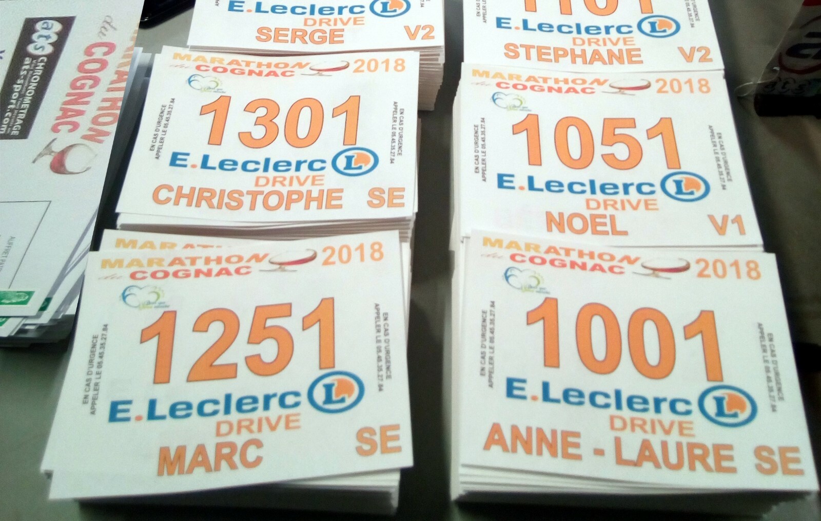 Dossards Course à Pied Grands Chiffres Tyvek - Numéros Marathon Indéchirables 301-400 Avec Épingles