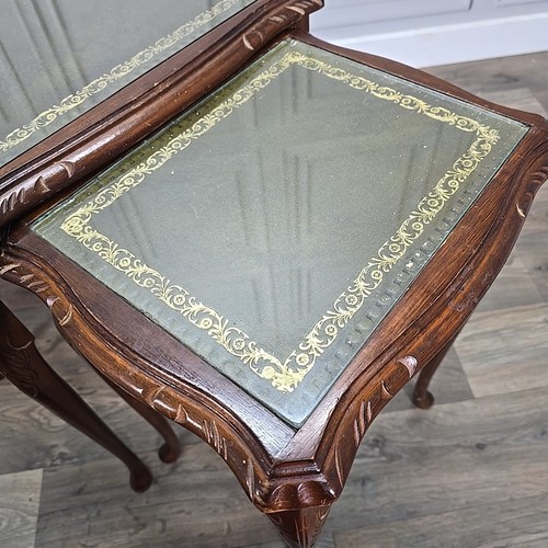 Antique Vintage Queen Anne Carved Wooden Nest Of 3 Tables - Glass Leather Tops - Picture 14 of 24