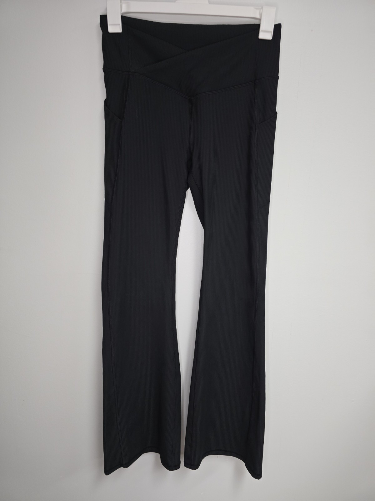 Fabletics high-waisted crossover black leggings L… - image 1
