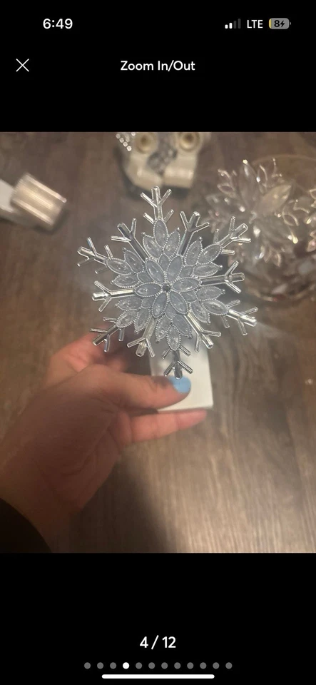 Candelabros y flores de pared Foto 4 de 4