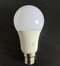 4  x Hive Active Light Bulb Dimmable 9W Warm White  Bayonet Fitting