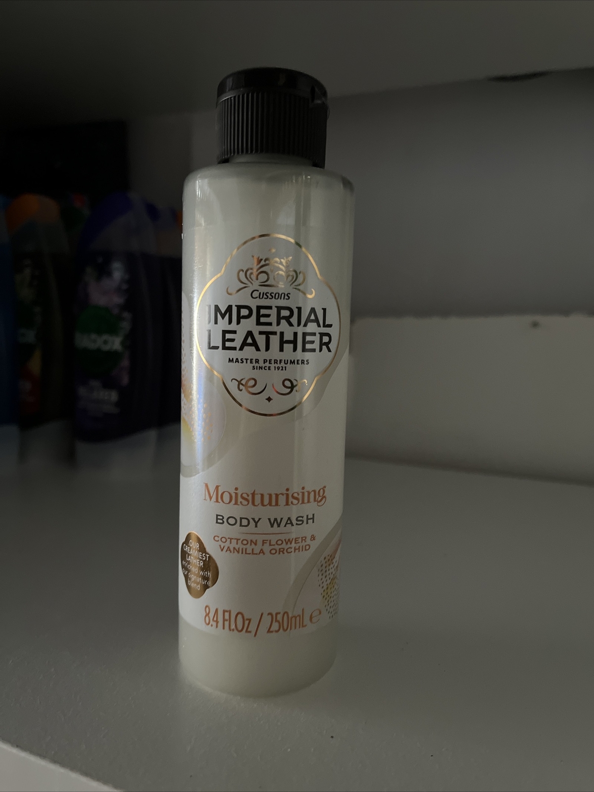IMPERIAL LEATHER Moisturising Body Wash Cotton Flower & Vanilla Orchid