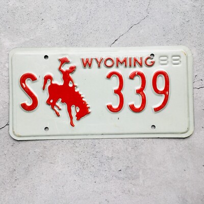 Wyoming Rodeo Cowboy Bucking Bronco Vintage License Plate 1988