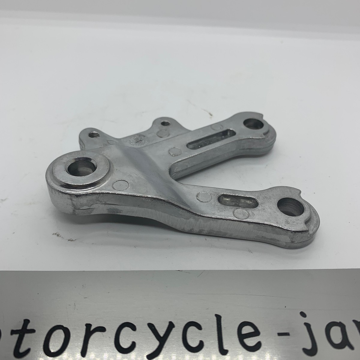 置物 user_add6969b No.411 GENUINE OEM KAWASAKI ZX6R ZX6 LEFT FRONT FOOTREST BRACKET