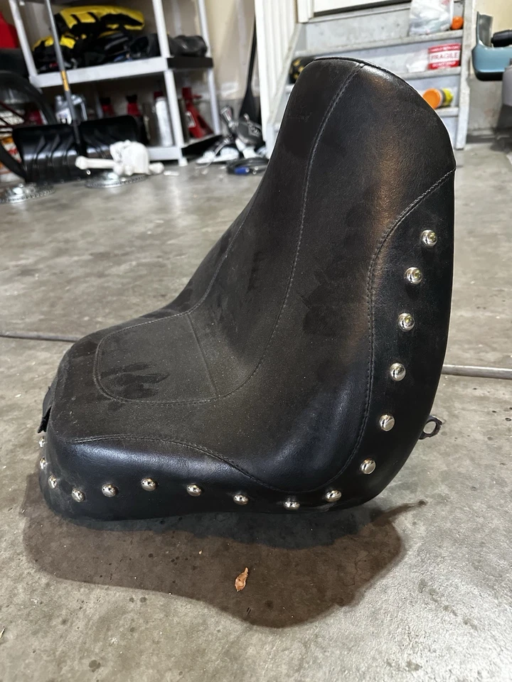 Asiento Mustang con tachuelas Harley Davidson Heritage Soft Tail 2016 Foto 2 de 4