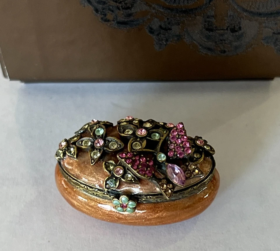 Caja de baratijas Jay Strongwater Swarovski con diseño de mariposa y flor y caja Foto 4 de 4