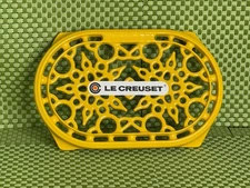 Le Creuset Oval Trivet Faye Yellow Enamel Cast Iron France - 10 1/2" x 6 3/4"