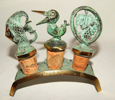 3 Zierkorken im Gestell Bronze / Messing gr&uuml;n patiniert 1950/60er