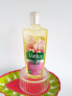 Dabur Vatika Naturals Garlic Multivitamin Hair Oil Haaröl Knoblauchextrakt 200ml