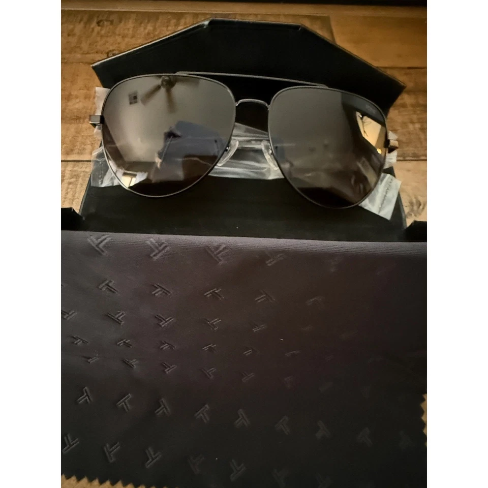 NEW Tumi Sunglasses Mens Black Aviator Made in Japan 59mm Case Cleaning Cloth - Image 4 of 4