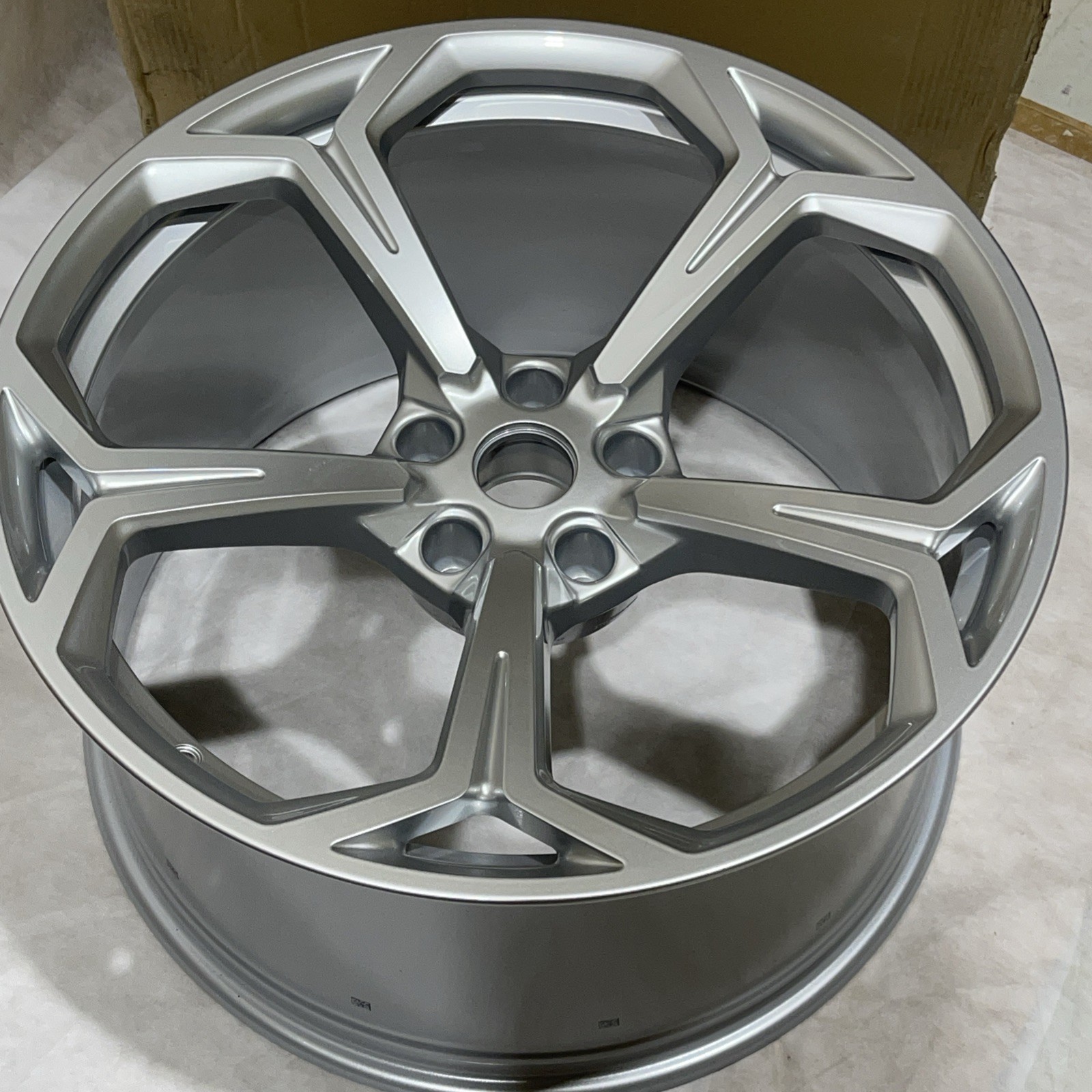 2019-2024 OEM Lamborghini Urus 22" Rim Wheel Silver Alloy 4ML601025L, New