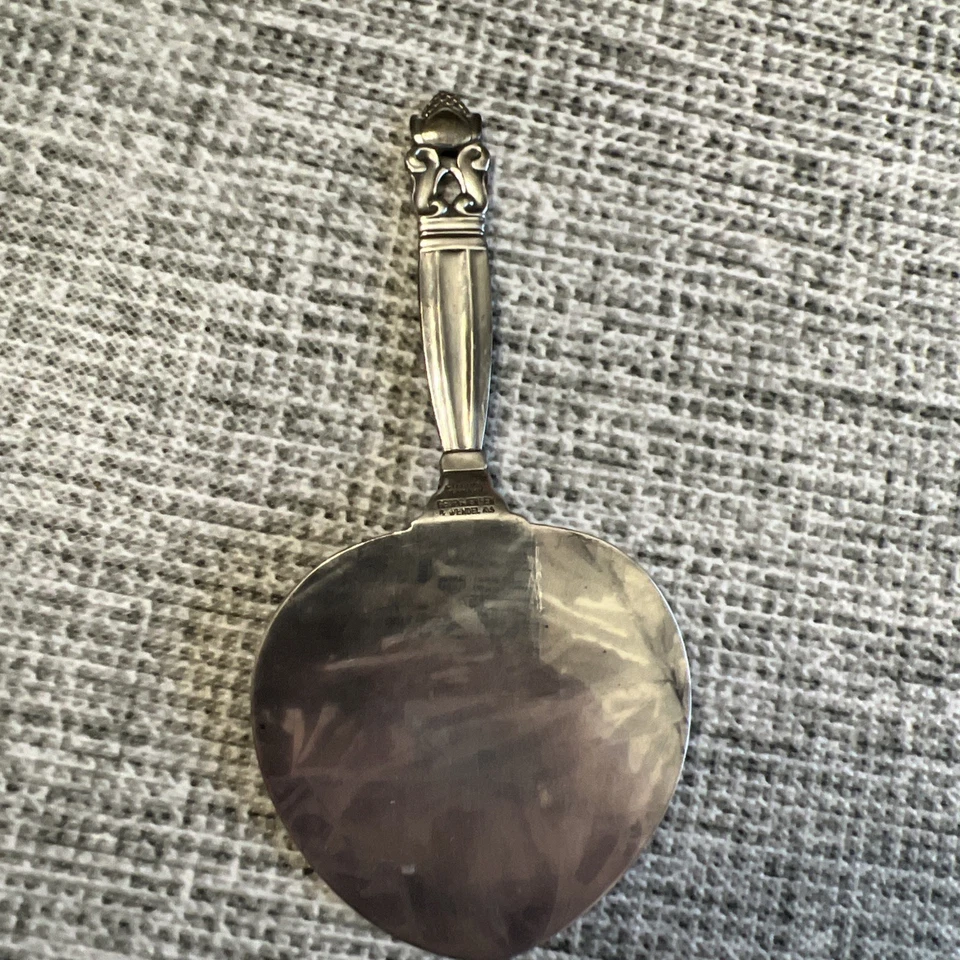 Servidor pequeño cuatro de plata esterlina Bellon de Georg Jensen con marca GI/GJ 4 3/4" Foto 2 de 3