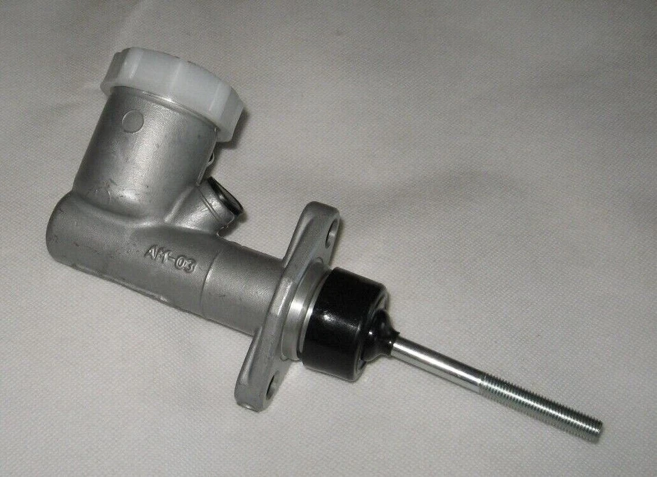 Land Rover Series 3 90 110 Clutch master cylinder STC100410, STC500100 County - Image 3 of 3