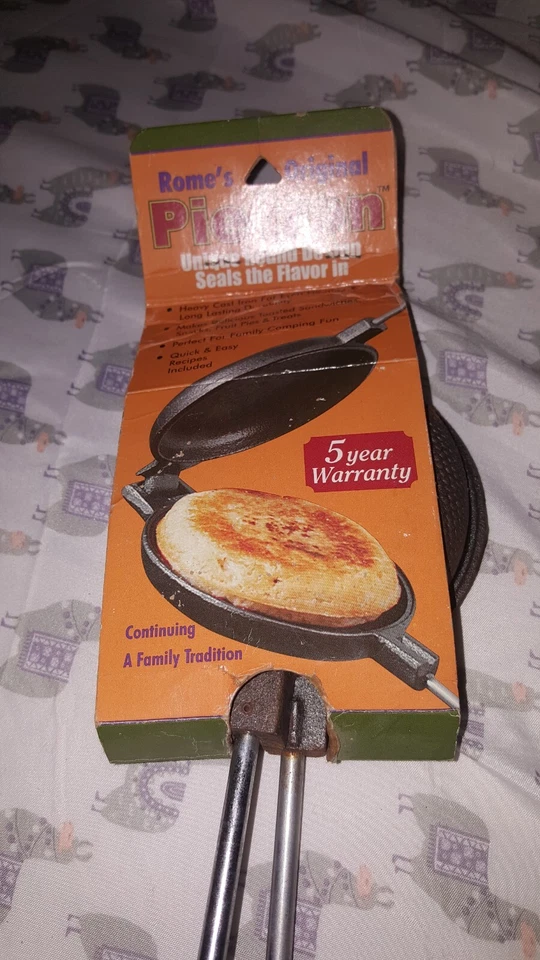 Rome's 1805 Round Pie Iron with Steel and Wood Handles Cast Iron - Image 3 of 4