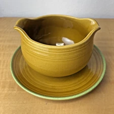 Metlox Poppytrail Dahlia Gold Gravy Boat with Attached Underplate