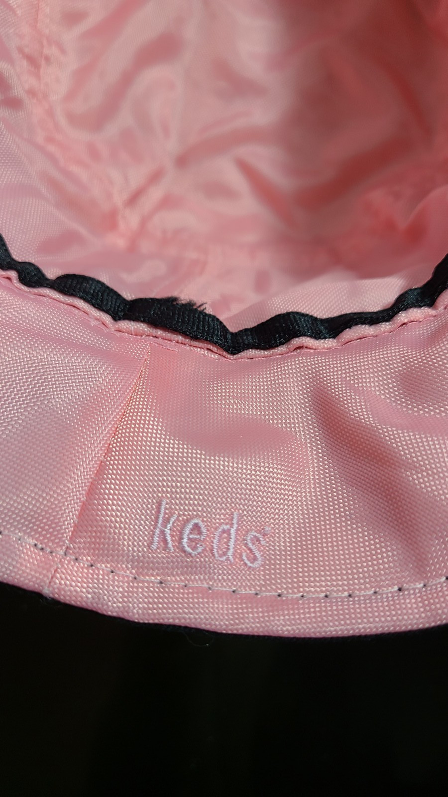 Keds Youth Teen Reversible Bucket Hat OSFA Black and Pink Beach