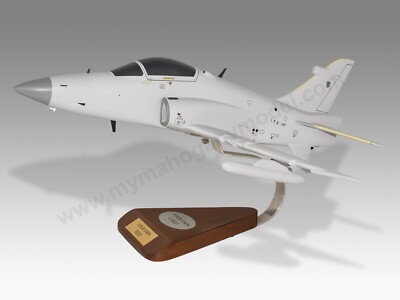 BAe Hawk 203 Royal Air Force of Oman Desk Wood Aircraft Model Small Scale 1/32