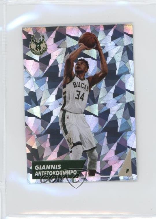 2021-22 Panini Sticker & Card Collection Stickers Foil Giannis Antetokounmpo yf0