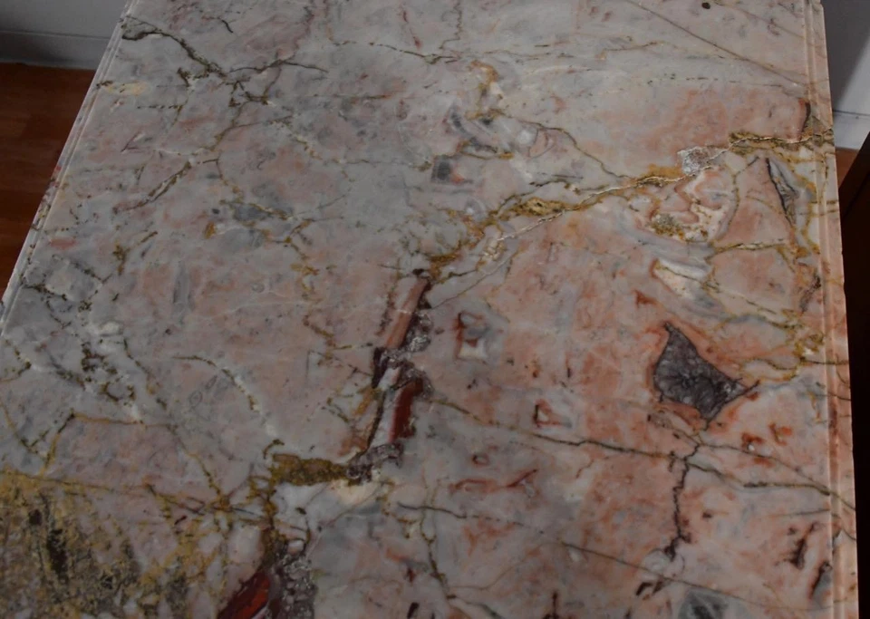 1900 Par de soportes de lencería antiguos franceses Luis XVI de nogal y madera satinada con tapa de mármol Foto 3 de 4