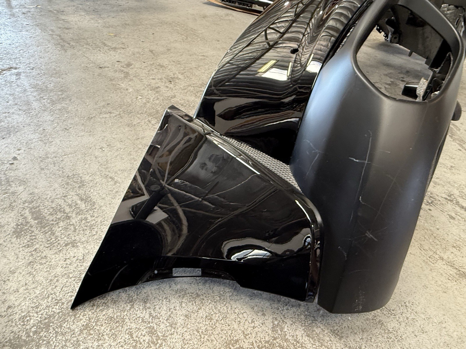 FERRARI 812 SUPERFAST REAR BUMPER 2018 2019 2020 985817680 OEM