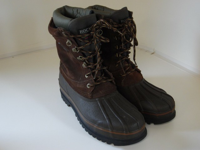 mens snow boots size 11