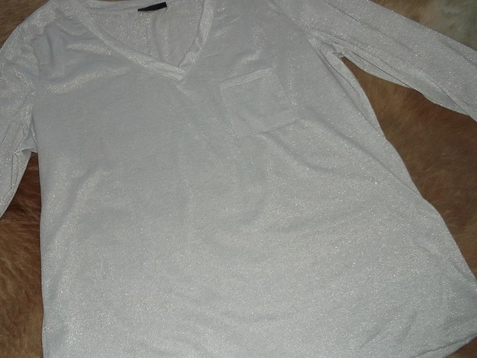 Janina Damen Shirt Grau Glitzer langarm Gr. 44 Secondhand ansehen!! - Bild 4 von 4