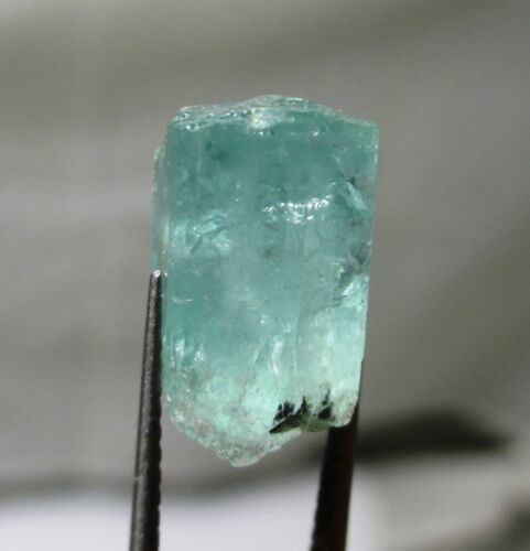 7.1 ct partial Colombian Emerald crystal - Muzo mining district, Colombia - Picture 7 of 8