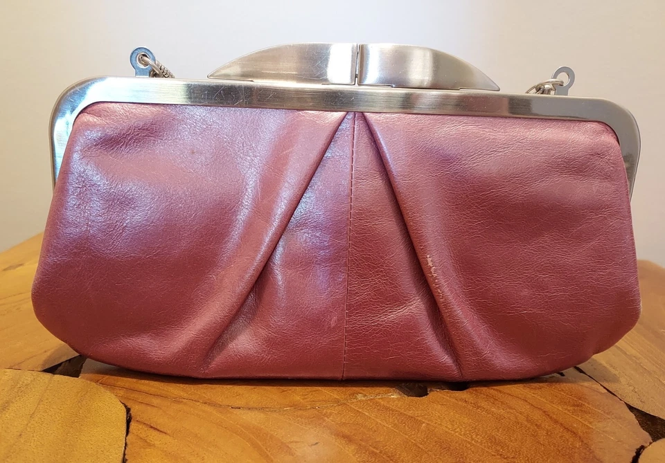 Hobo International Pearl Pink Leather Kiss Lock Chain Hayley Clutch Wallet - Image 2 of 4