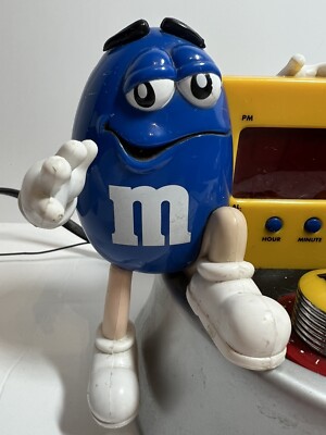 Vintage M&M Collectible AM/FM Radio Digital Alarm Clock Blue Red