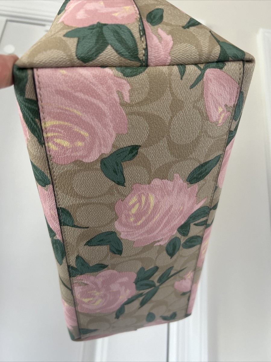 COACH　カモバッグ COACH® Outlet | Track Pack In Signature Canvas With Camo Print
