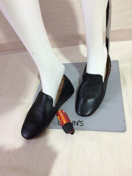 Women Samuel Windsor Slippers Black Leather 39