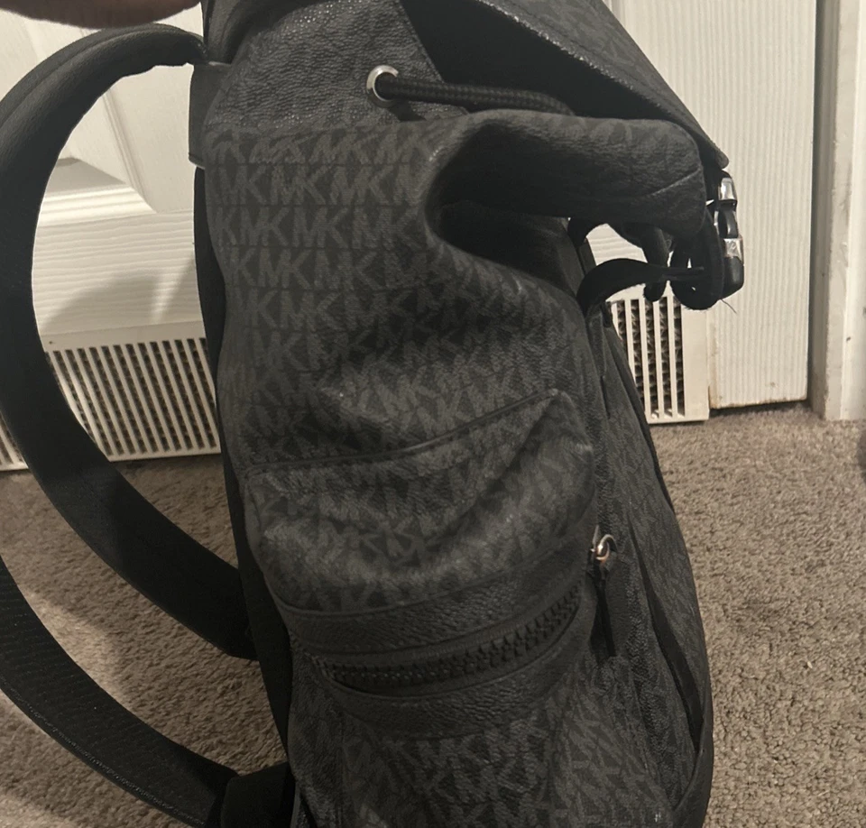 Mochila Michael Kors Cuero Marrón Usada Excelente Estado Usada Foto 3 de 4