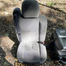 99-06 Gm Front Seats Cloth Jump Seat Console