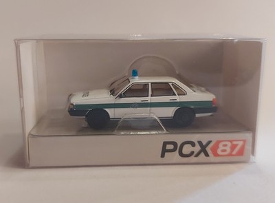 PCX 870713  Audi 80 (B2) Limousine BJ 1984 Polizei Bayern Movie Car TV OVP 1:87