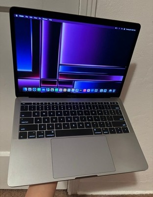 Apple MacBook Pro Laptop