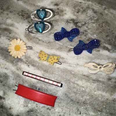 Lot of  9 Vintage  Childs Children's Barrette Or Hair Clips