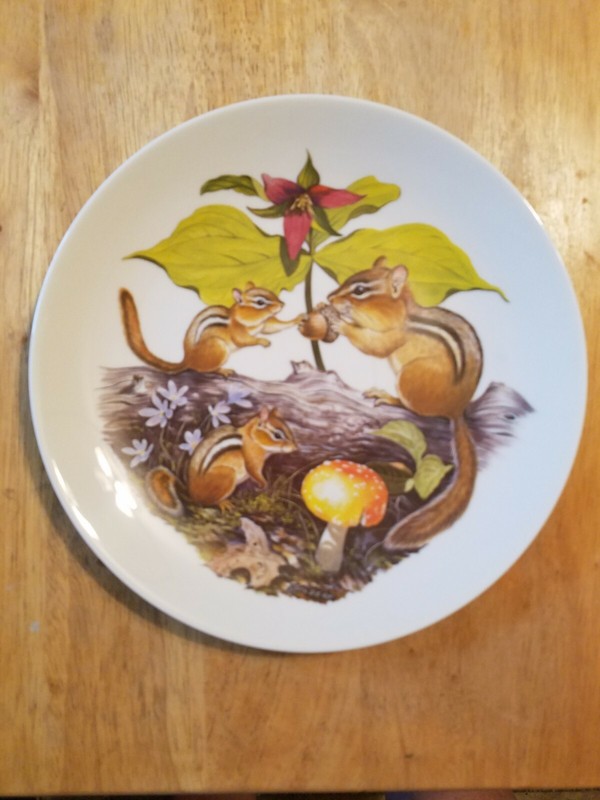 "Chipmunks and Trillium" 1977 Limited Edition Mother's Day Plate Halbert's Inc