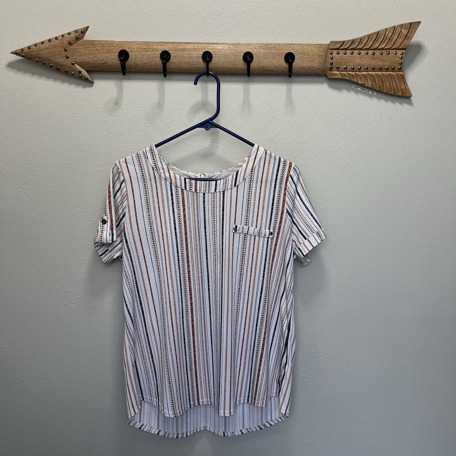 50th Street Petite Striped Pocket Short Sleeve Top in LP White Multi Size Large