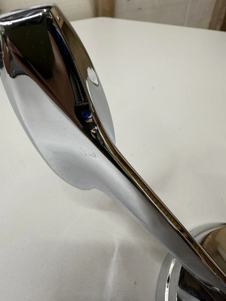 1965–1966 Chevrolet Chevelle, D–3863609–C1  Bowtie Mirror Driver Excellent Shape - Image 3 of 4
