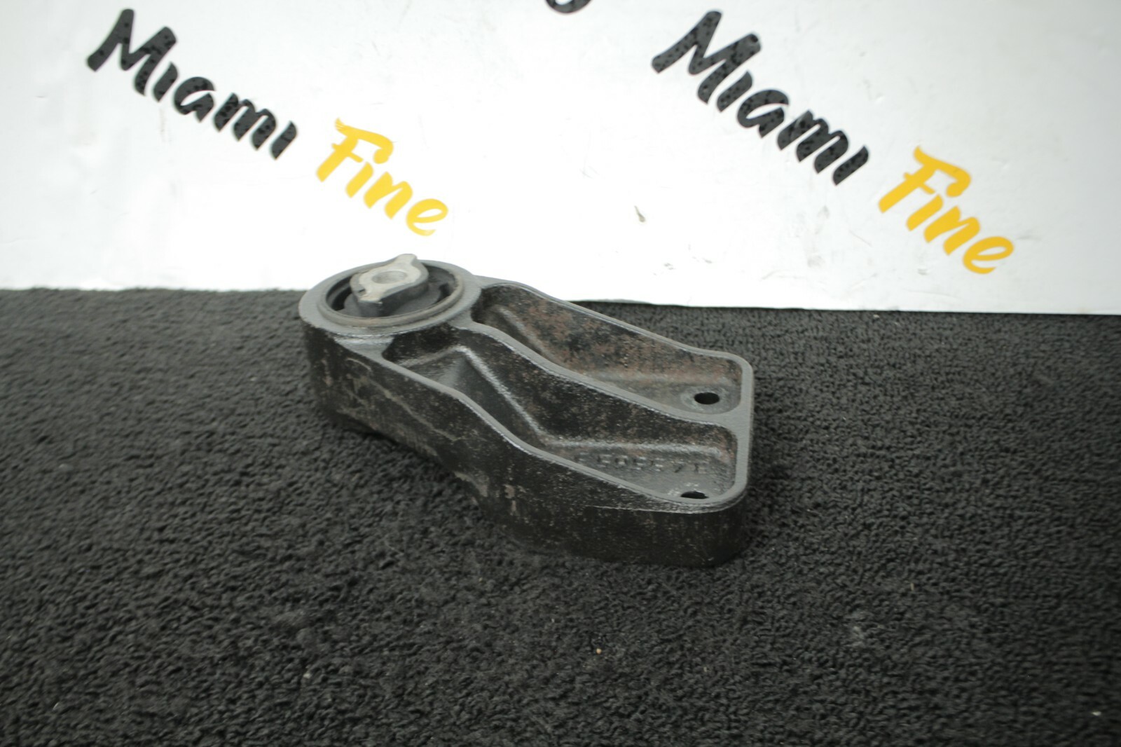 2012 Maserati GranTurismo S Right RH Side Differential Mount Bracket OEM