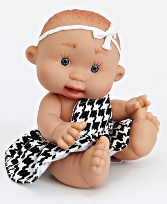 Marina & Pau Nenotin Mädchen Babypuppe Spielpuppe, 21 cm mit Vanilleduft