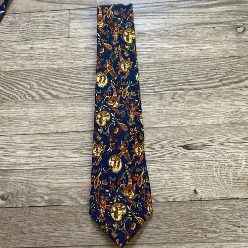 Salvatore Ferragamo Mens 100% Silk Necktie Italy Victorian Ice Skating 