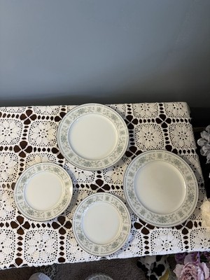 Nitto Vintage Floral China 4-Piece Dinner & Salad Plate Set, White Blue Green