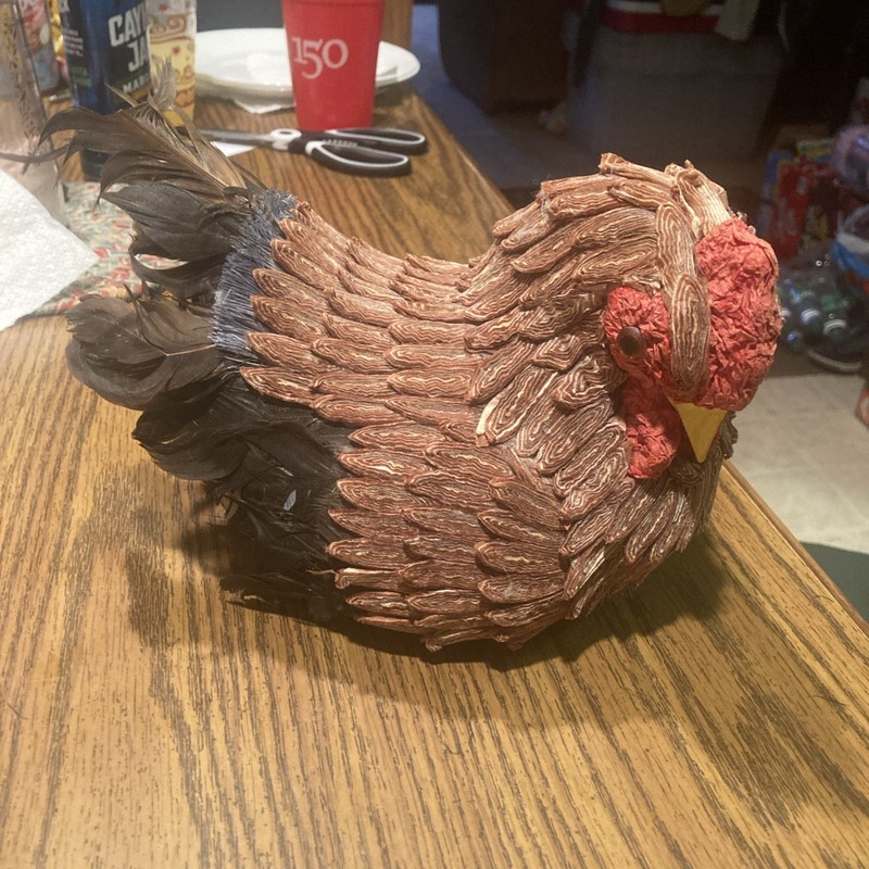 Chicken LIFE LIKE PAPER MACHE BARNYARD DECORATIVE STRAW with real feathers nice